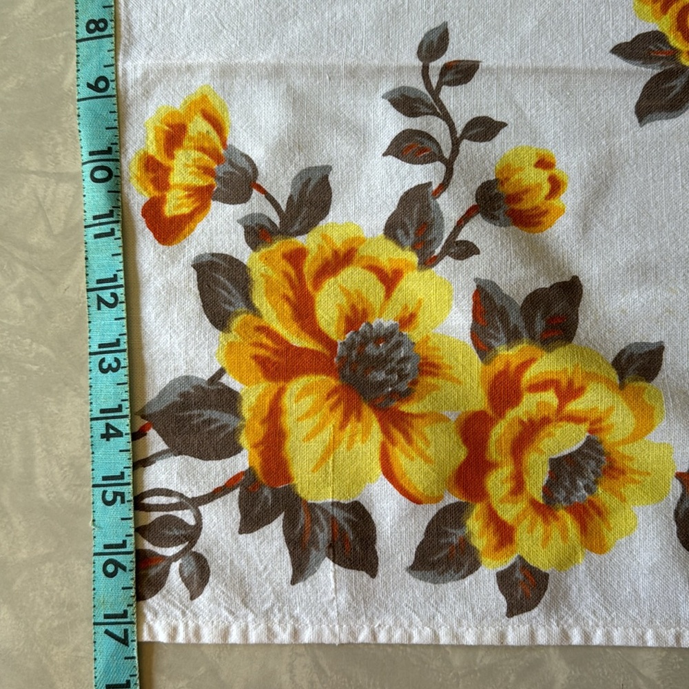 Fall Floral Table Runner - Picture 4 of 5